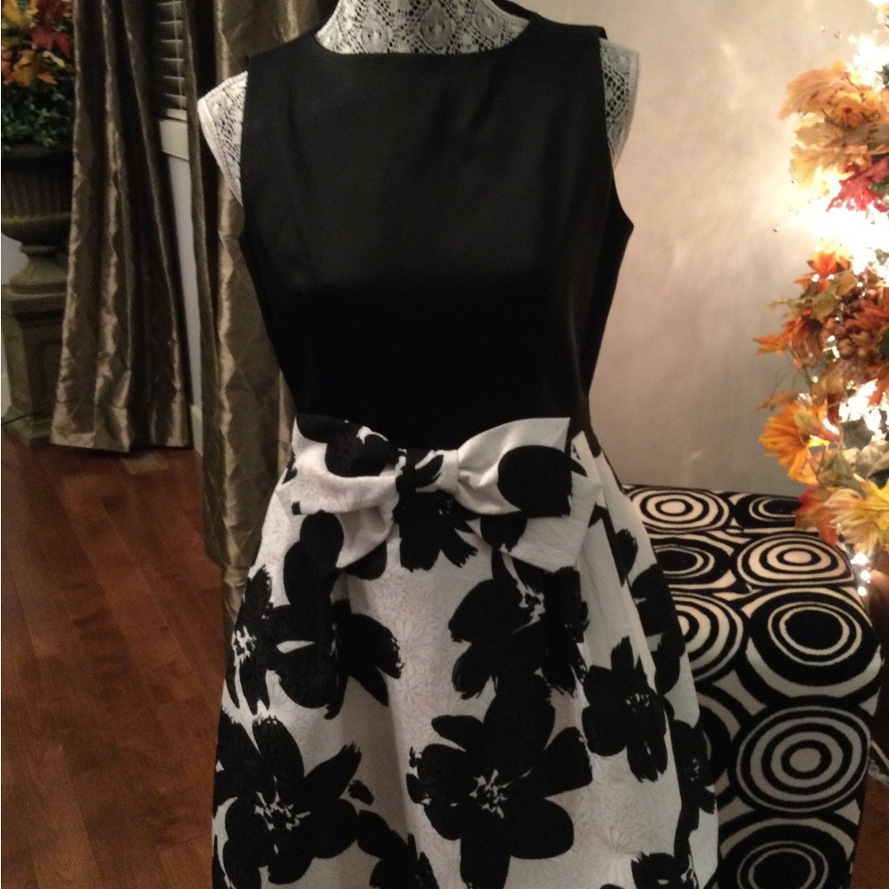 Elegant Black and White Floral Tahari Dress